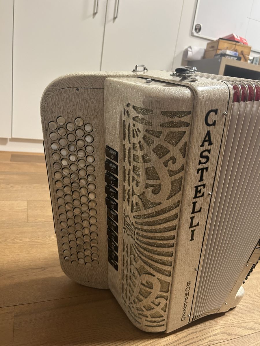 Musikinstrumente: Akkordeon Bompezzo, Castelli, 120 Bass – Gebraucht aus Herzogenbuchsee von bal_dg62 1