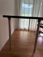 Schreibtisch schwarz höhenverstellbare Beine guter Zustand