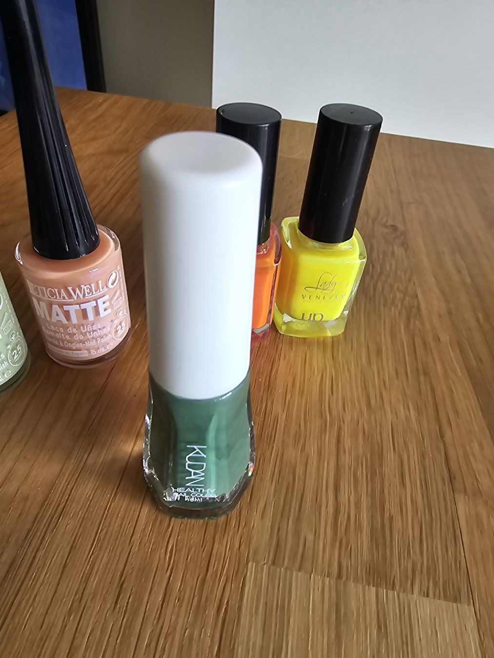 Smalto per unghie: Nagellack verschlossen in diversen Farben – Nuovo (secondo la descrizione) da Urdorf venduto da Yvonne008 4