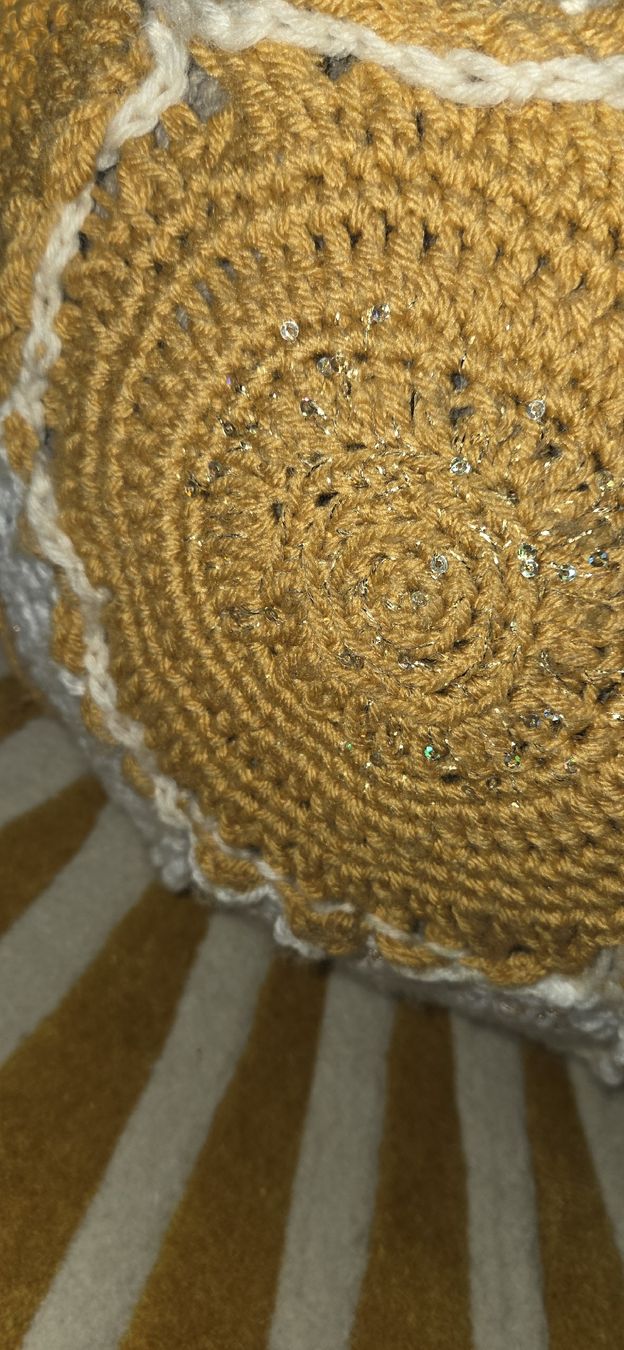 Poltrone: Häkelball Pouf Dekoration Handarbeit Patchwork Optik neu – Nuovo (secondo la descrizione) da Busswil BE venduto da Angy1974 5