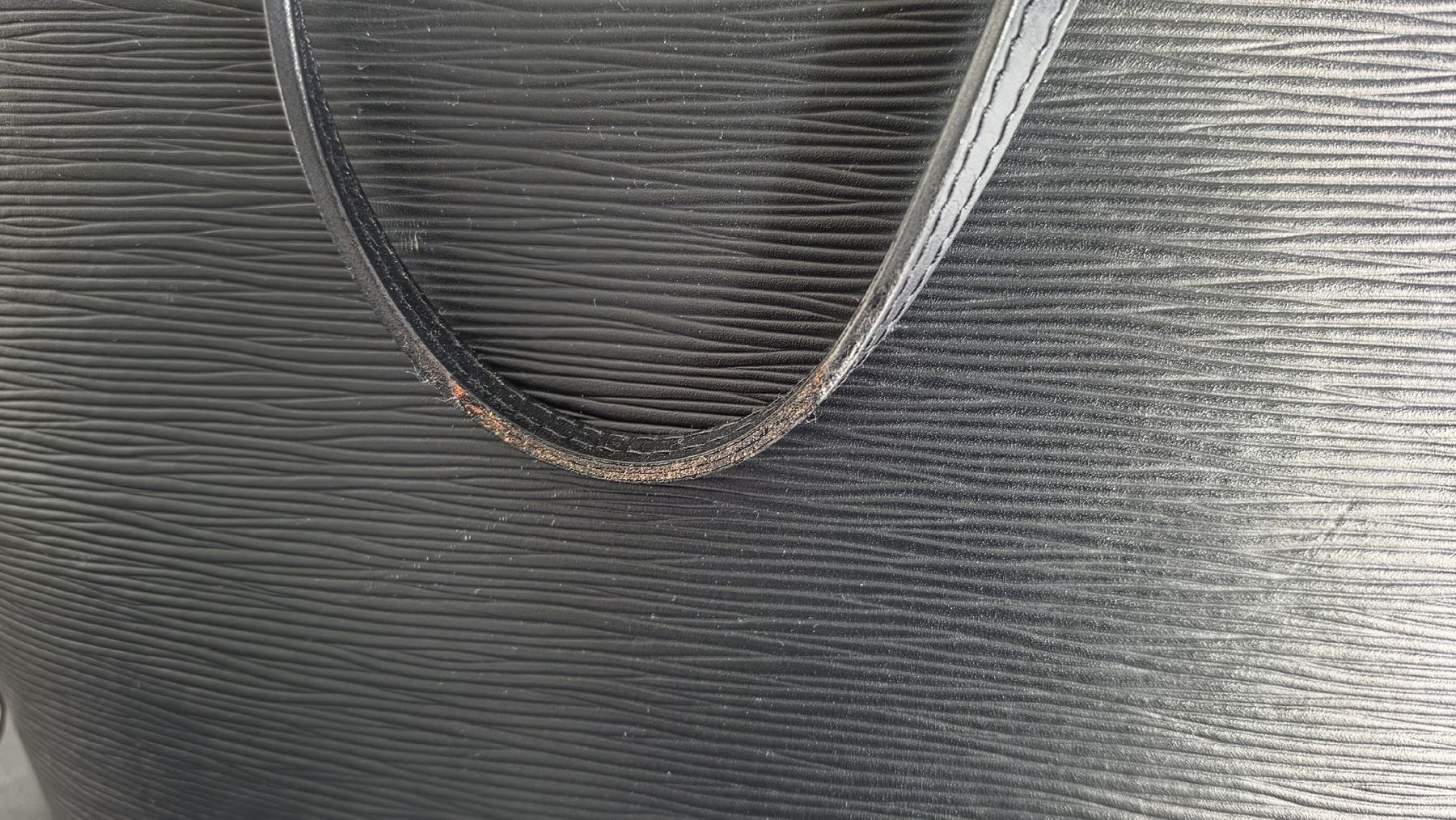 Louis Vuitton Taschen für Damen: Louis Vuitton Neverfull Epi Schwarz inkl. Pochette – Gebraucht aus Saland von zwergli90 5