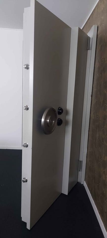 Portes: Porte blindée de haute sécurité – D'occasion à Genève par lma_2wt7