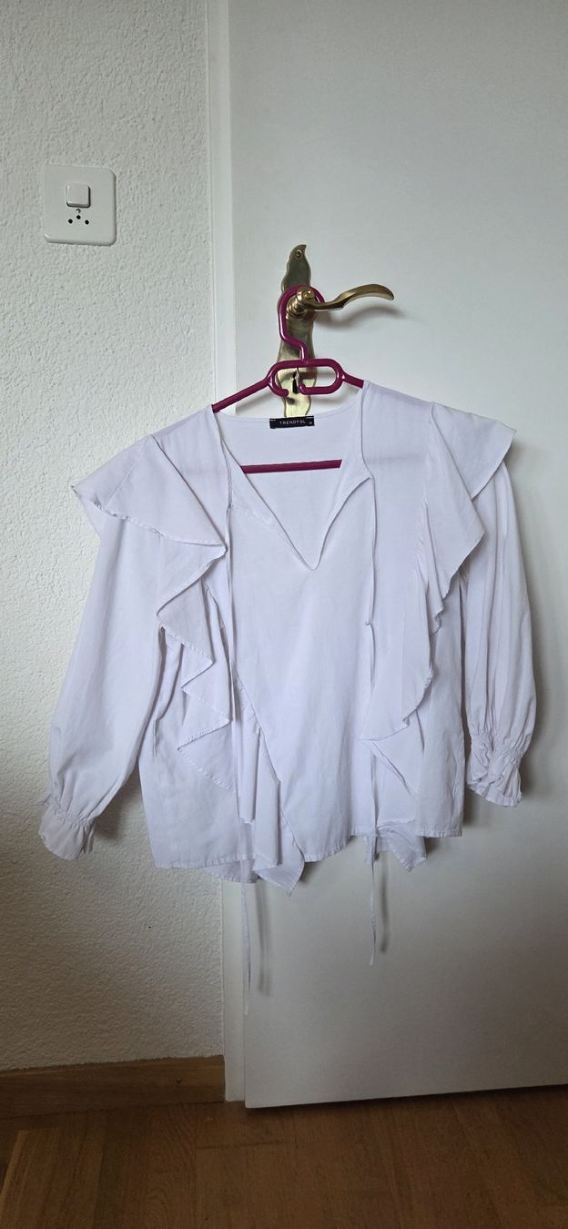 Blusen: Baumwollbluse Rüschen 38 – Neu (gemäss Beschreibung) aus Horgen von aiac0