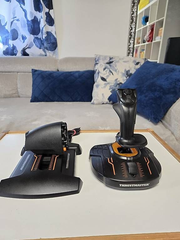 Thrustmaster Controller: Thrustmaster T16000M  FCS pour simulation de vol – Usato da Poliez-le-Grand venduto da Lea_2wl5