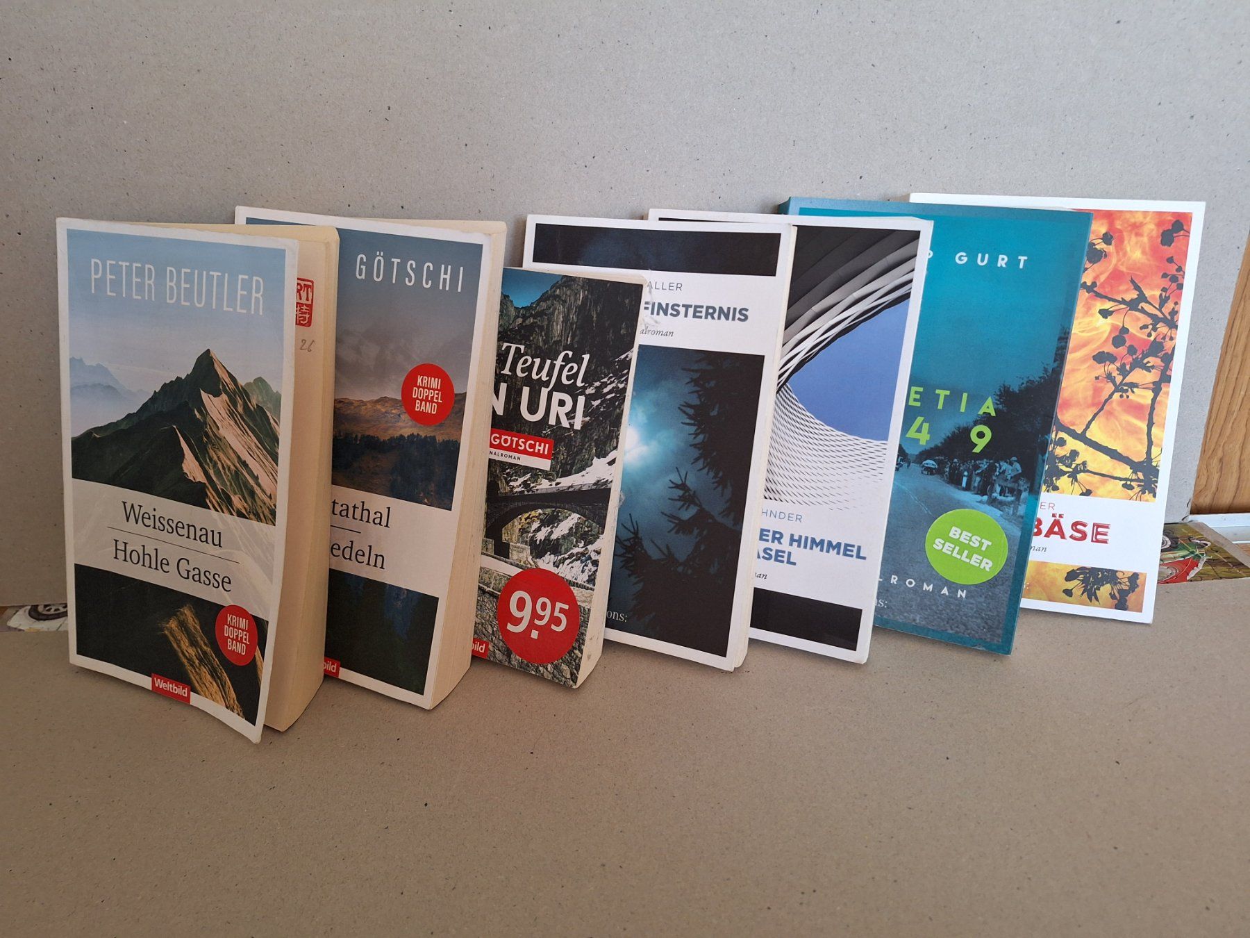 Libri: 7 Krimi mit "Schweizer Hintergrund " in Taschenbuchformat – Usato da Dornach venduto da kurtbahn
