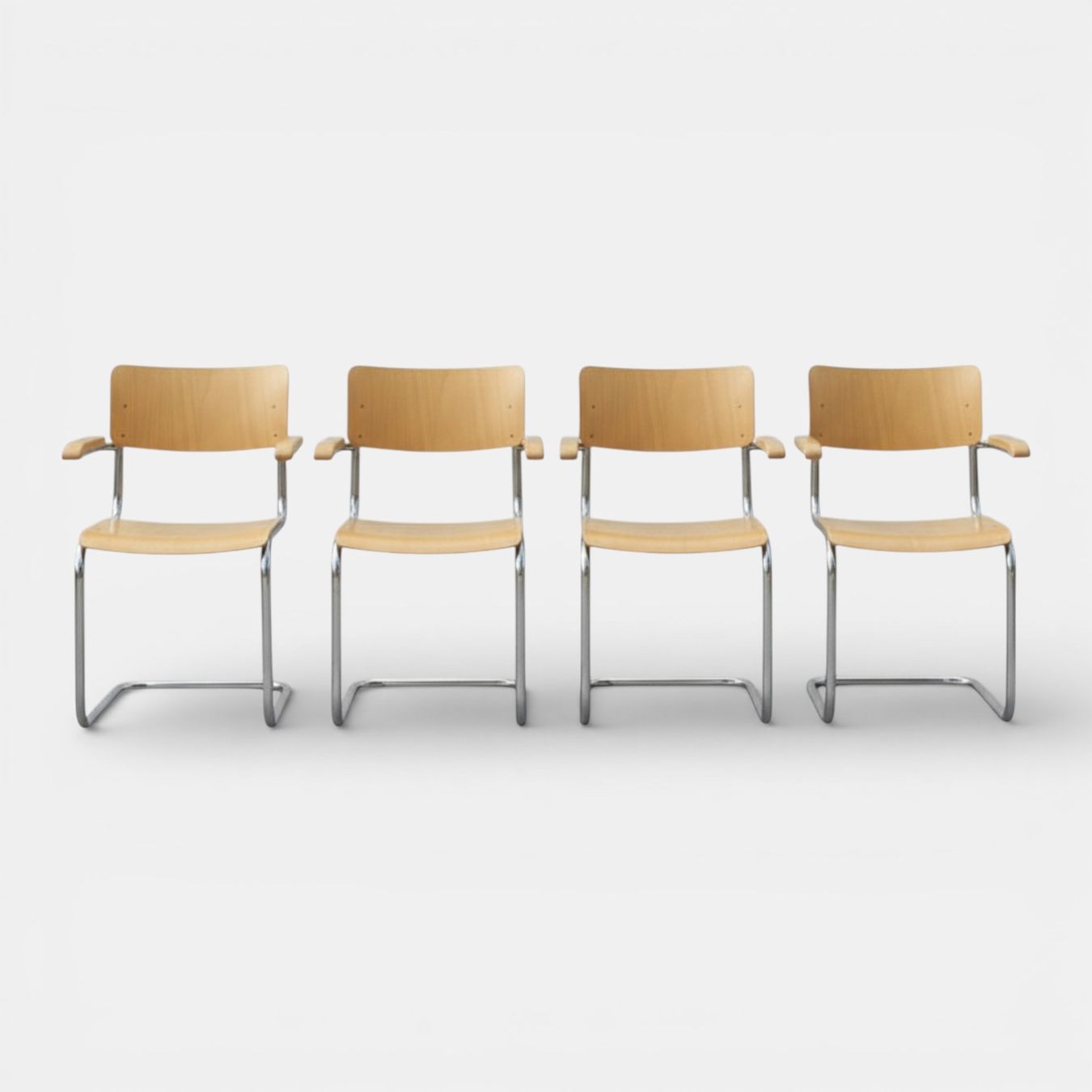 Thonet Sedie: Thonet S43F Freischwinger 4er Set // Marcel Breuer – Usato da Schinznach-Dorf venduto da mix