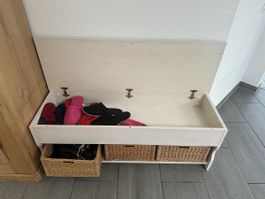 Sitzbank mit Stauraum und Sitzkissen weiss Holz 3 Körbe