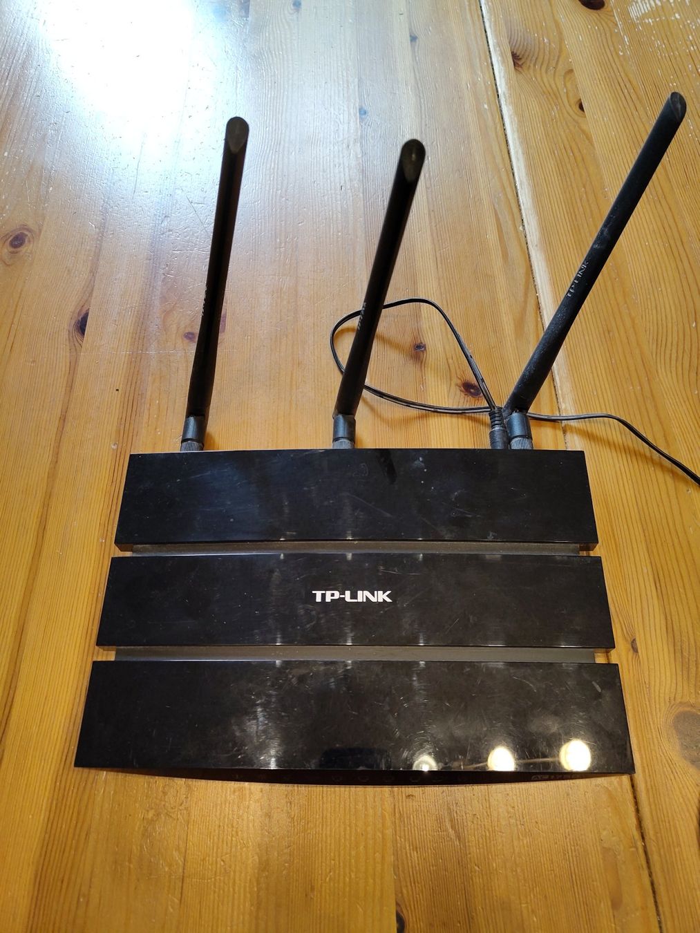TP-Link Modems & Router: TP-Link Archer C7 V2 – Gebraucht aus Penthaz von ear_67j2