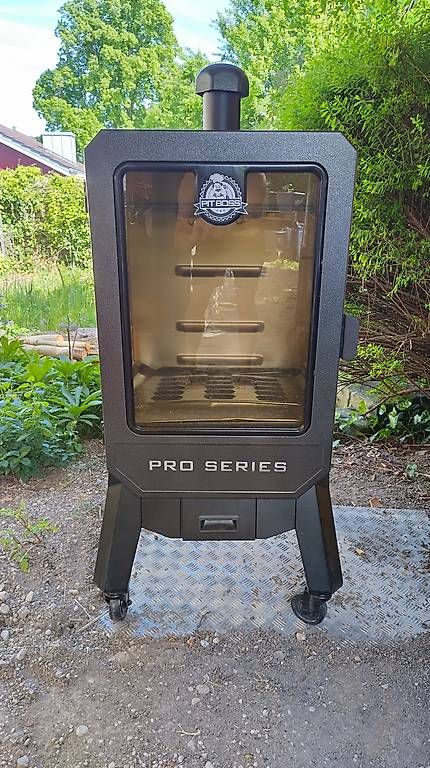 Griglie: Pit Boss Vertical Pelett Smoker – Usato da guntershausen venduto da Zulu-1 1