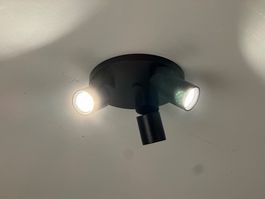 Schwarze Deckenleuchte IKEA Nymane