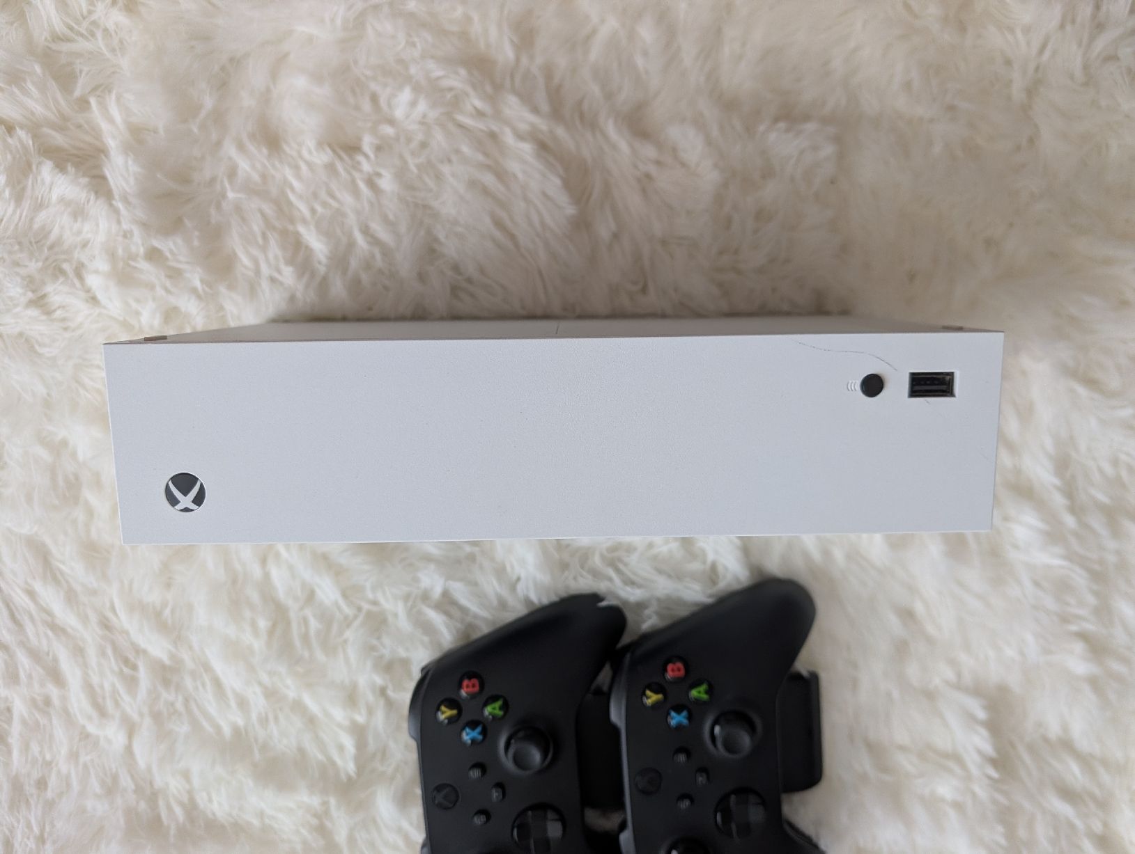 Microsoft Console: Xbox Series S / 2 Controllern mit Ladestation – Usato da Windisch venduto da dam_y2ln 4