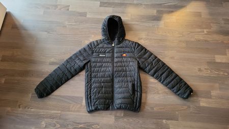 Veste Ellesse noire matelassée, taille M, parfait état!