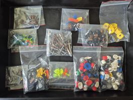 Lego Minifiguren Diverses Zubehör, vorsortiert.