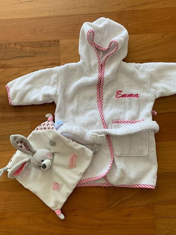 Accappatoi: Babyfrottee-Mantel mit Namen "EMMA" – Usato da Rüschlikon venduto da Oakland