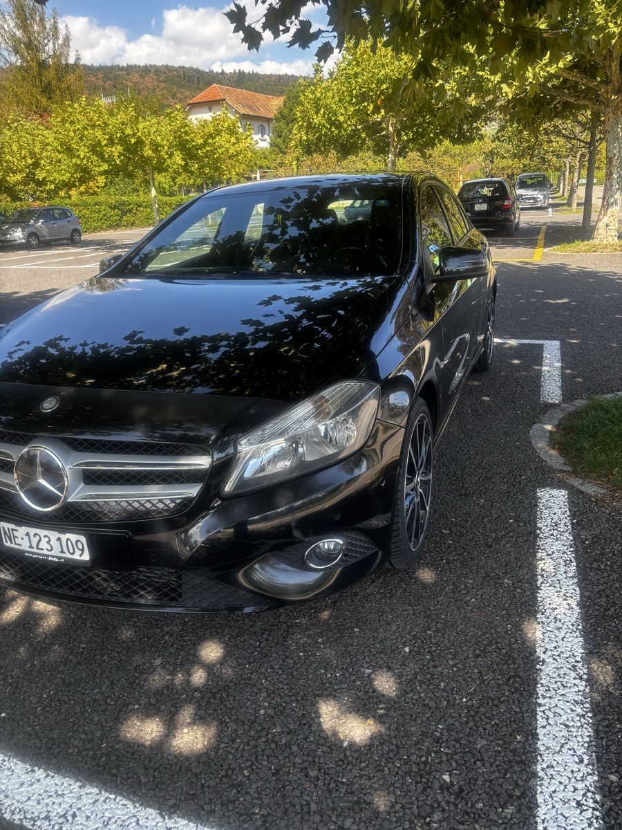 Mercedes-Benz Automobili: Mercedes A180 – Usato da Rochefort venduto da MaximeValentin 1