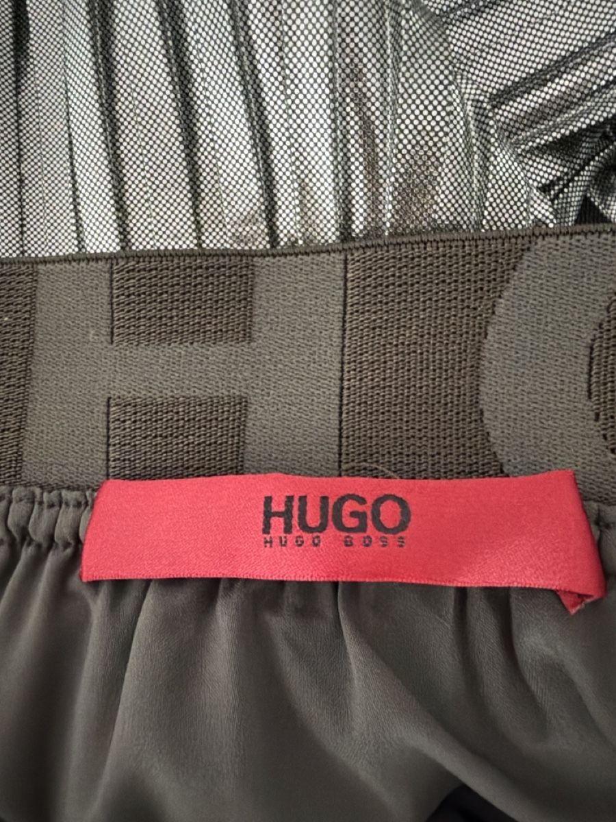 Rock Hugo Boss (D'occasion) à Eschenbach LU pour CHF 40 – avec ...
