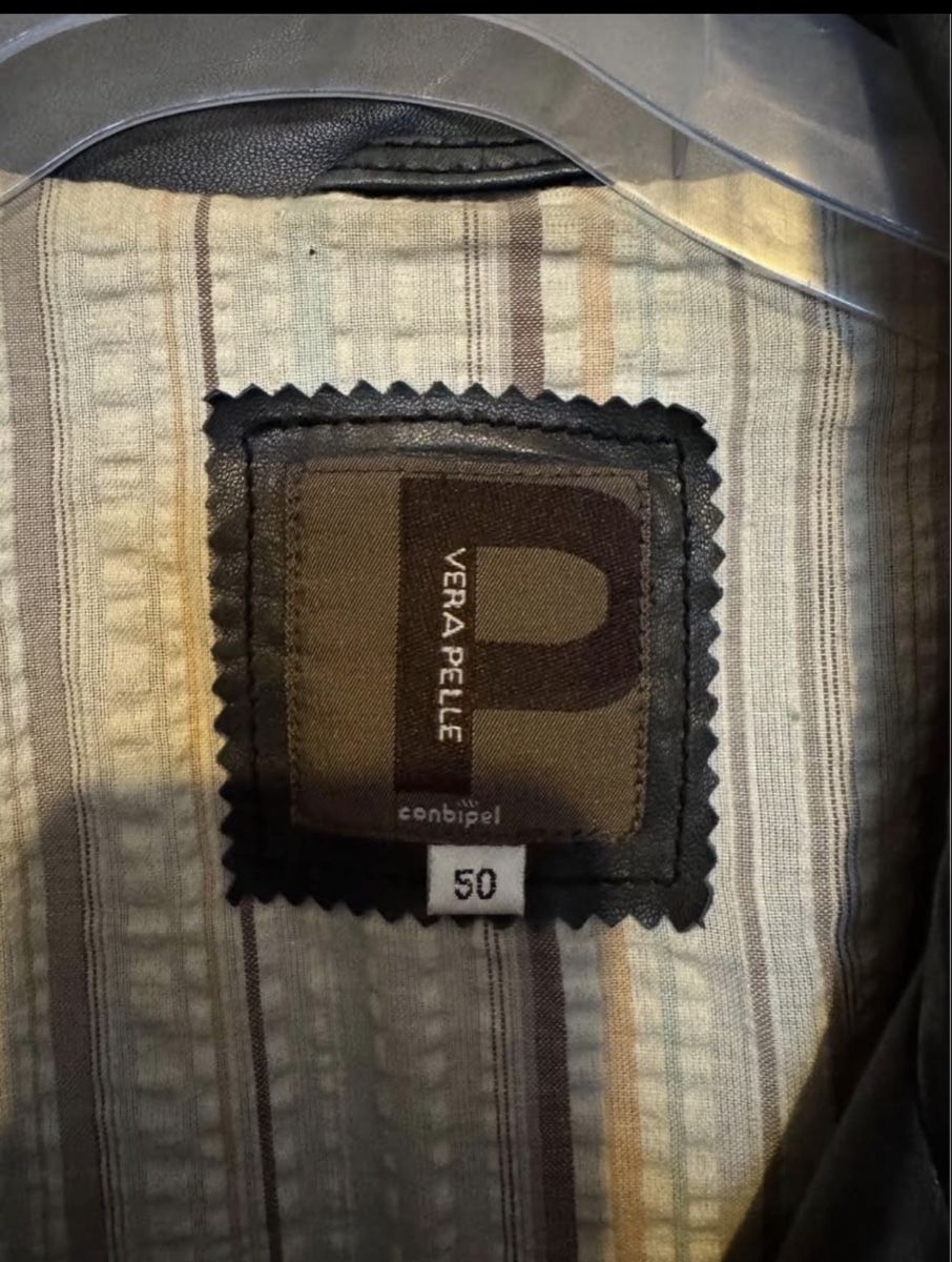 Vestes: Veste en cuir véritable – D'occasion à St-Livres par cat_p5vh 1