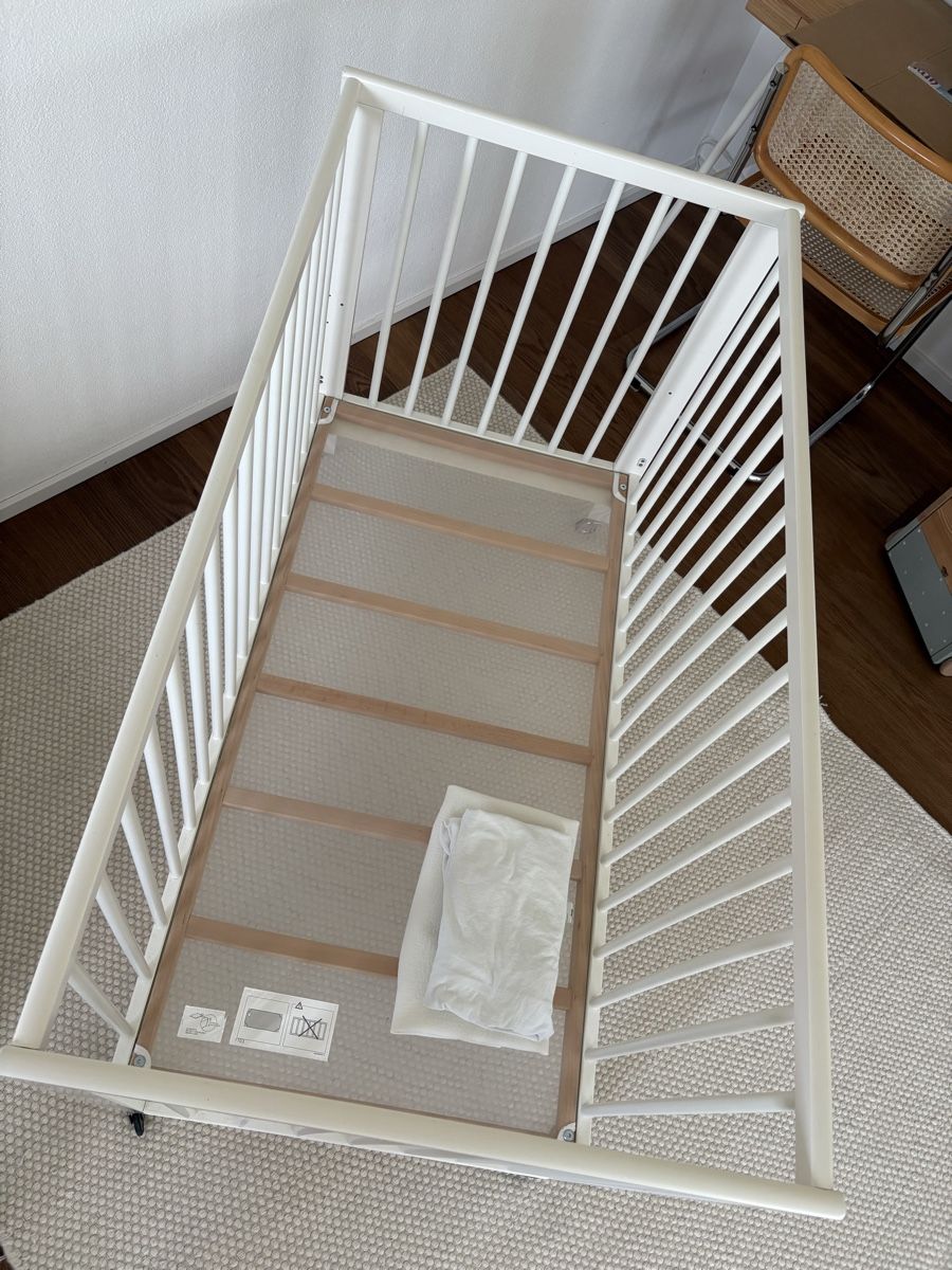 Lits: Babybett / Gitterbett mit Matratze – D'occasion à Oberwil b. Zug par damon78 3