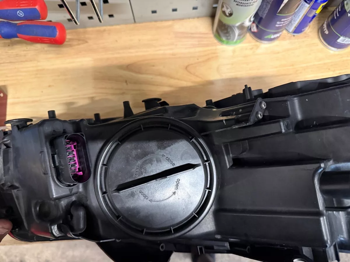 VW Scheinwerfer: VW Golf 6 Scheinwerfer – Gebraucht aus Einsiedeln von V8840 3
