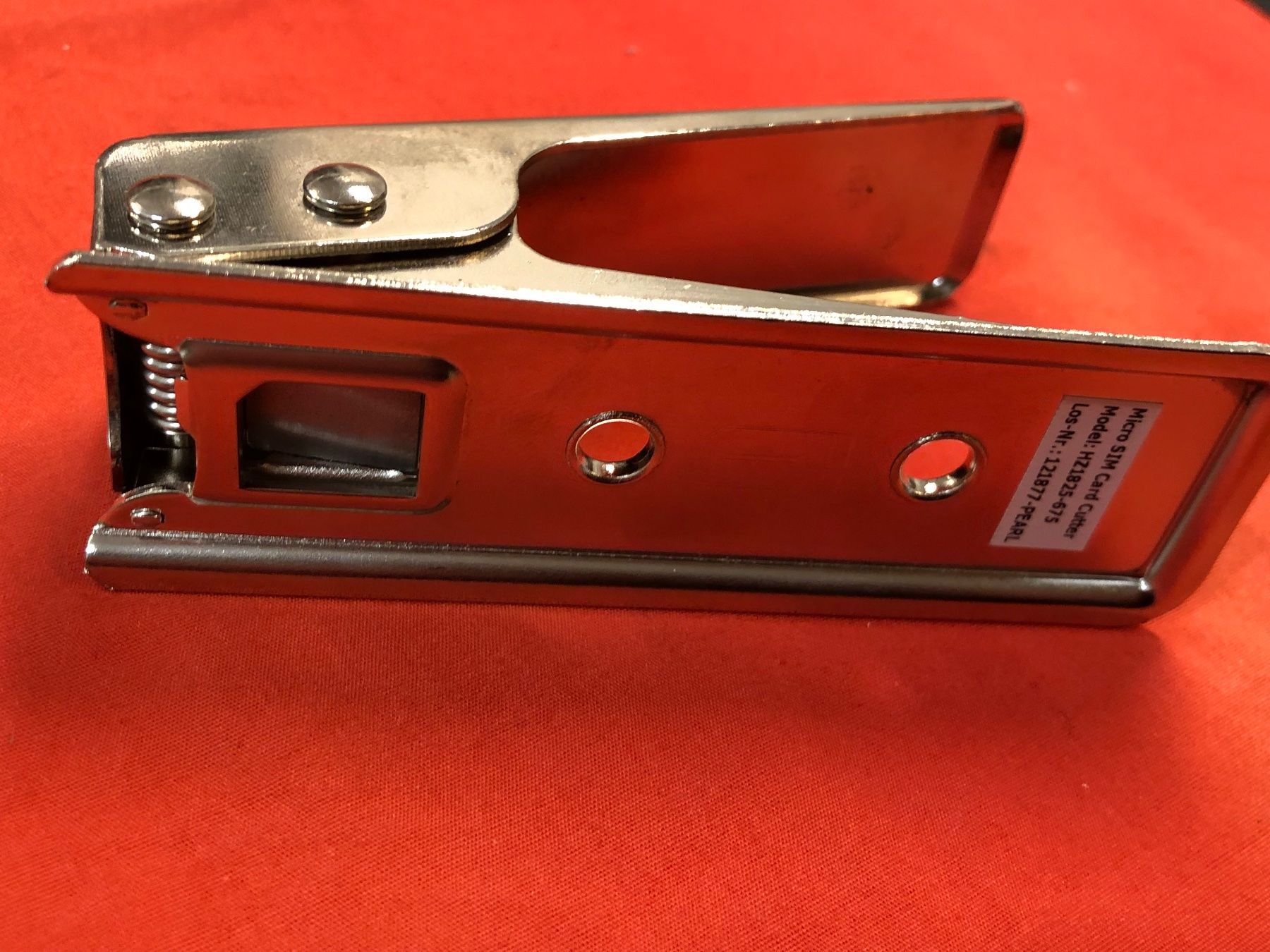 Tutti gli attrezzi: Micro SIM Card Cutter Model HZ1825-675 – Nuovo e nell'imballaggio originale da Neerach venduto da Arbimus 6