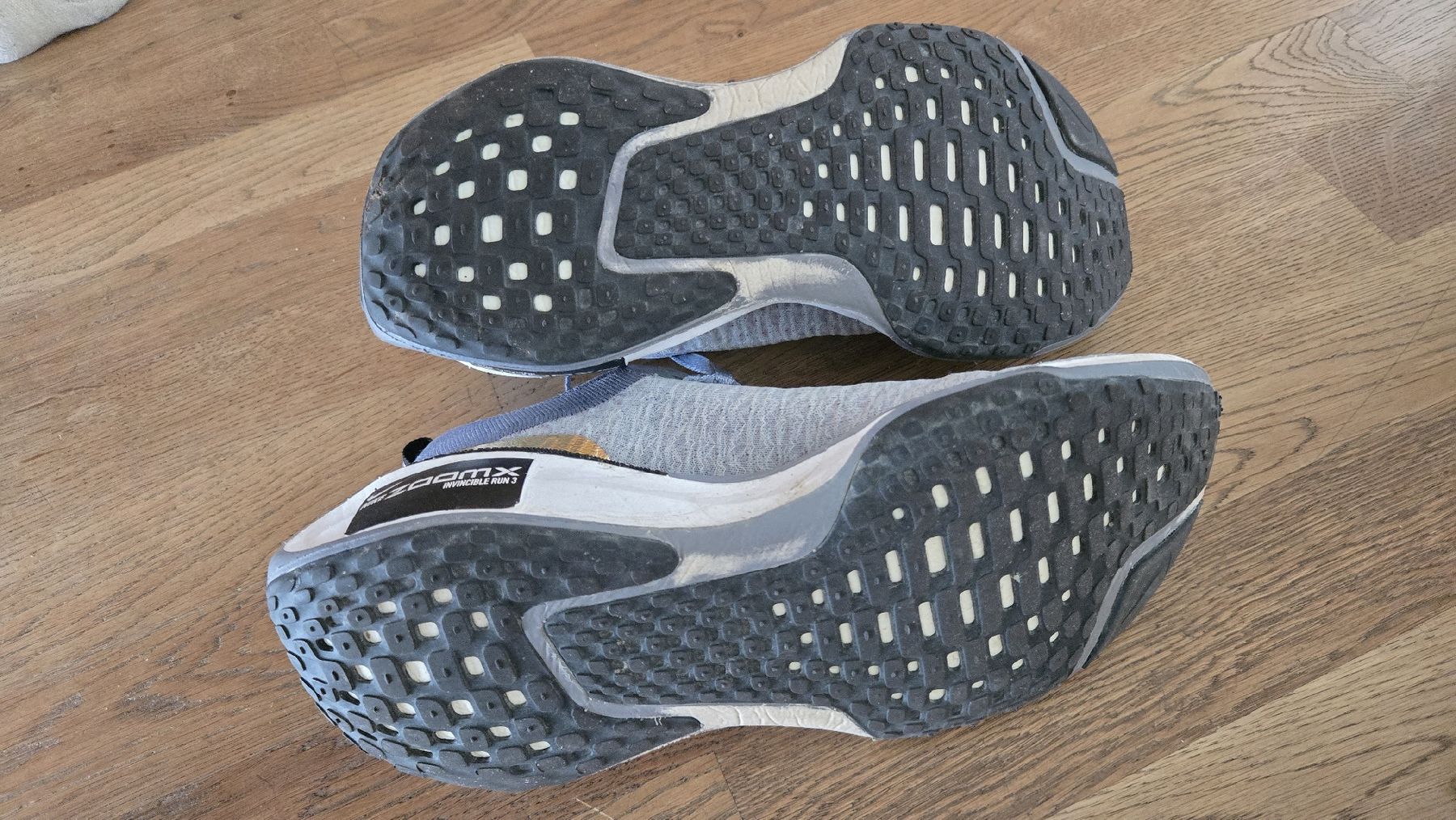 Nike Scarpe da uomo: Nike Invincible Run 3 Grösse 43 – Usato da Mönchaltorf venduto da mic_m72h 1