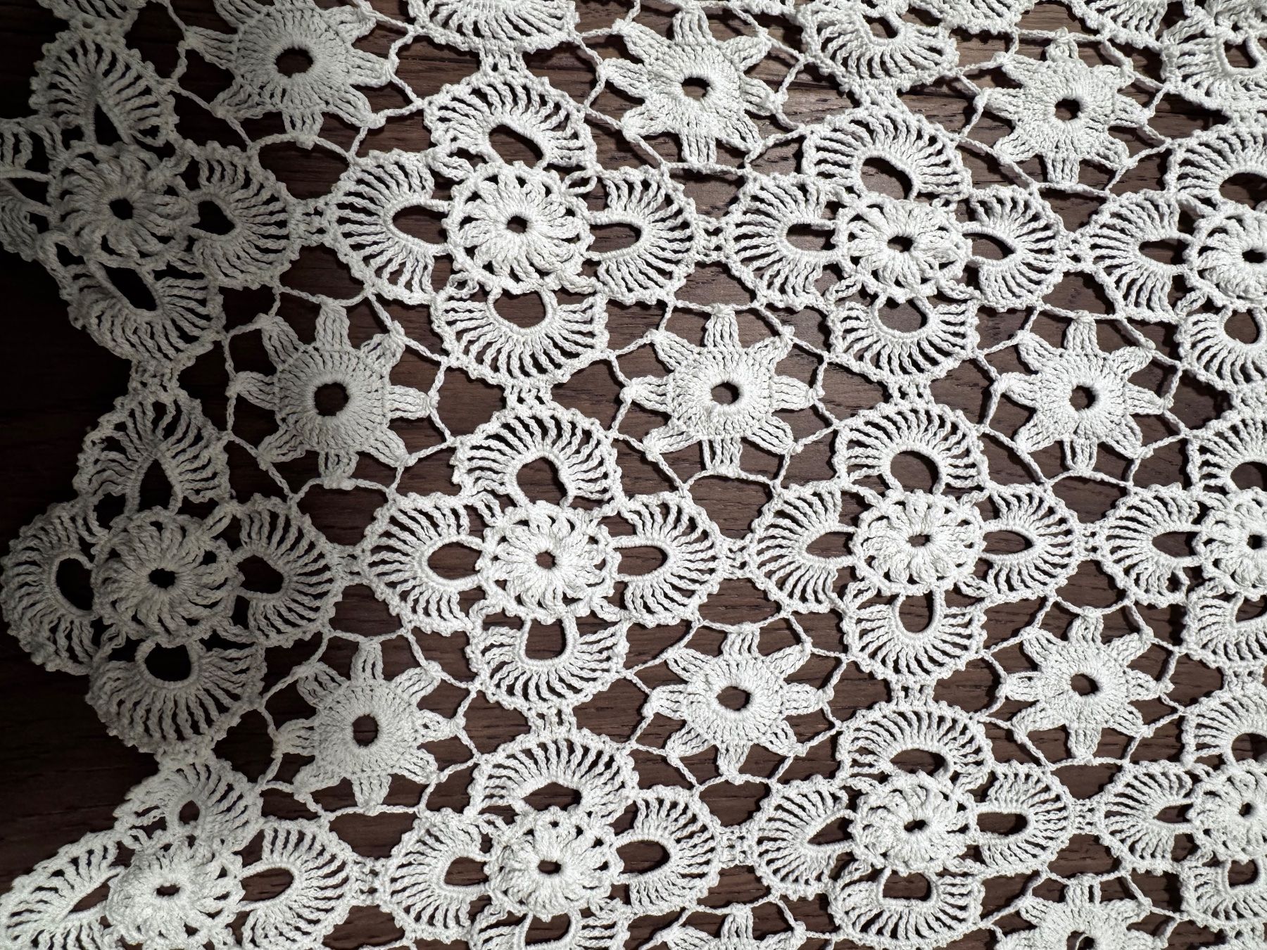 Tutte le decorazioni: Handgemachte Häkel-Tischläufer - Vintage! – Usato da Fehraltorf venduto da Naprodej 1