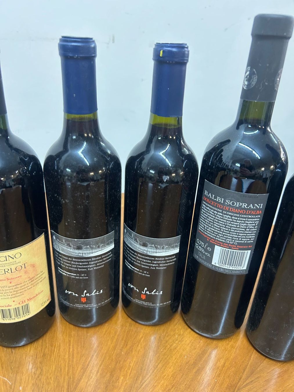 Wein: 13 Flaschen Rotwein Schweiz – Gebraucht aus Zürich von Levelart 5