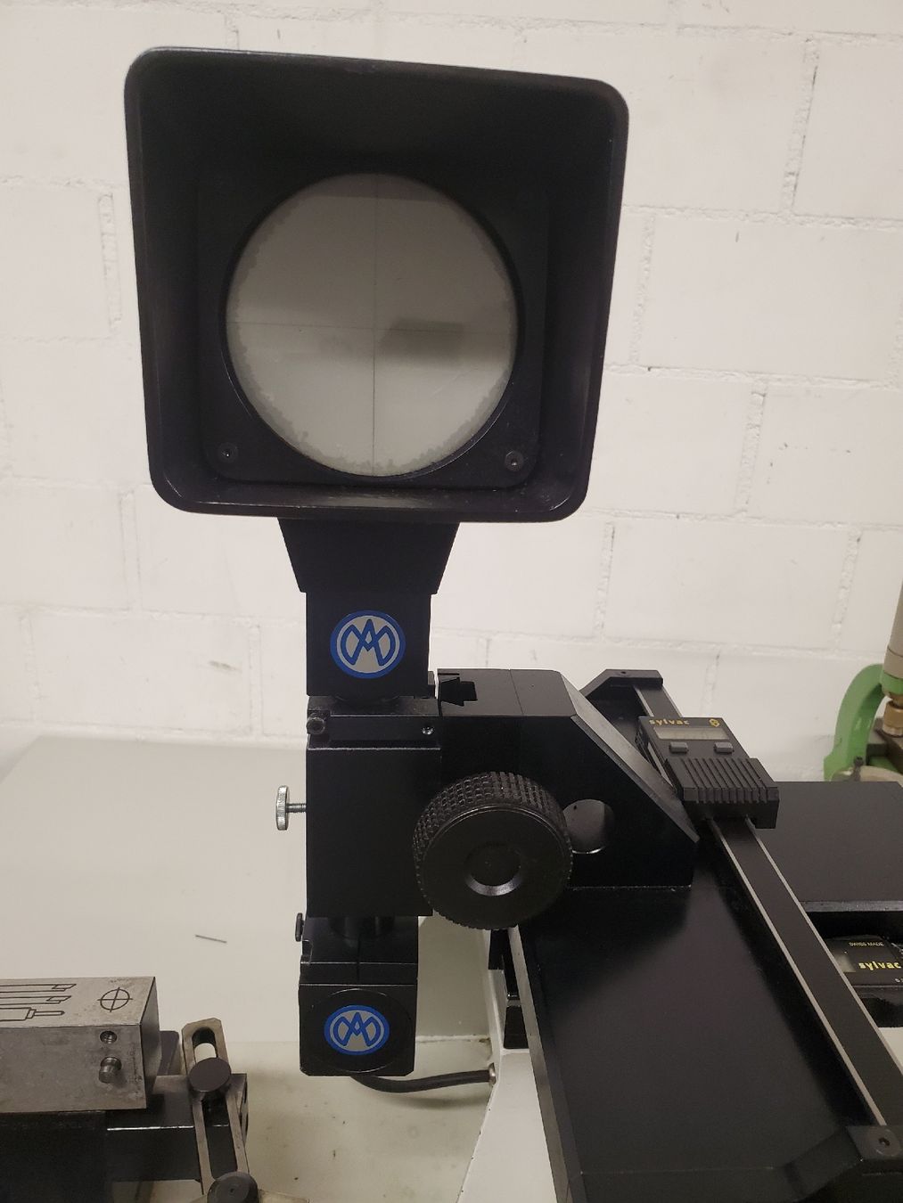 Tutte le macchine: Tornos Prérégleur optique – Usato da Biel/Bienne venduto da Switzerland92 6