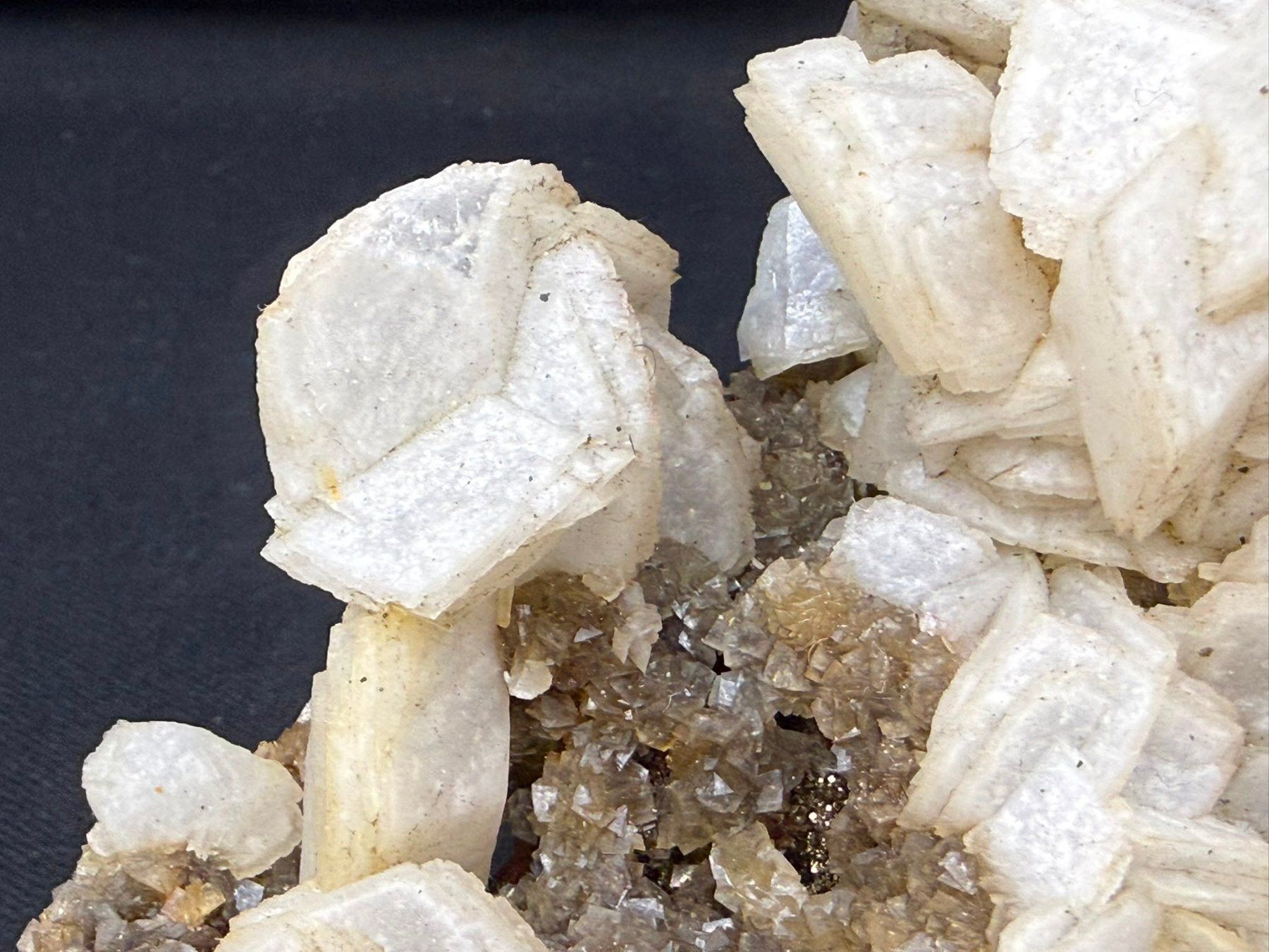 Minerali & Pietre curative: Multigenerationen Calcit – Usato da Schinznach Bad venduto da Demerald 1