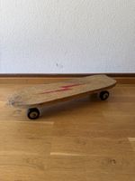 Kleines Vintage Skateboard
