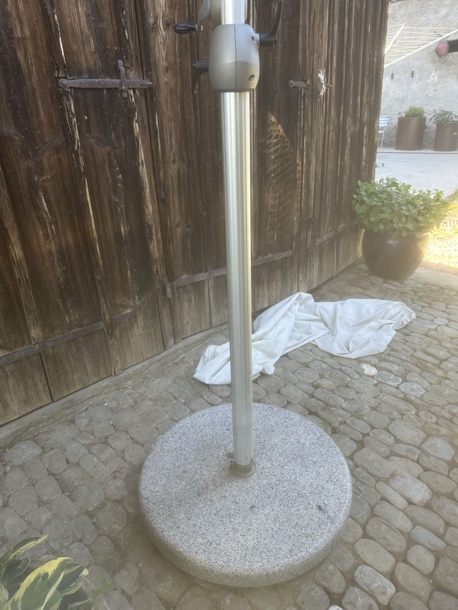 Glatz Ombrelloni: Sonnenschirm von Glatz mit Sockel – Usato da Kerzers venduto da jaeggif 3