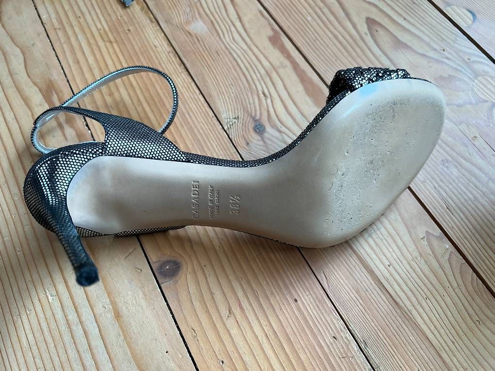 Chaussures femmes: Sandalen Casadei, Gr. 38.5 – D'occasion à Ebertswil par vvu 2
