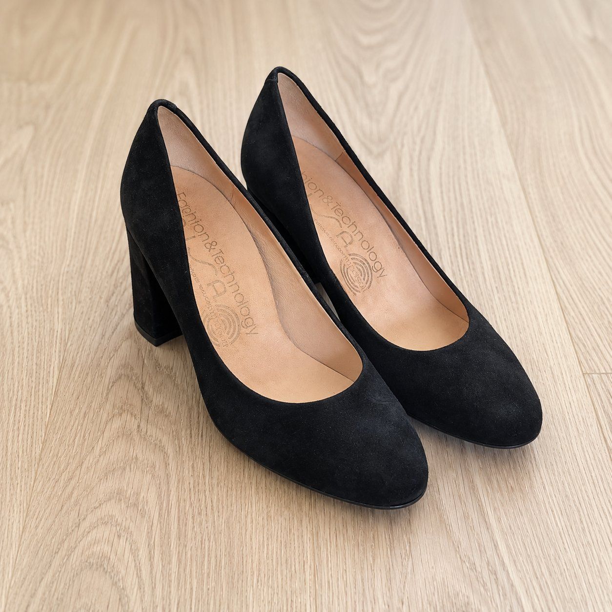 Scarpe da donna: UNISA Pumps  Schwarz  EU 39 – Usato da Zürich venduto da Unterstop