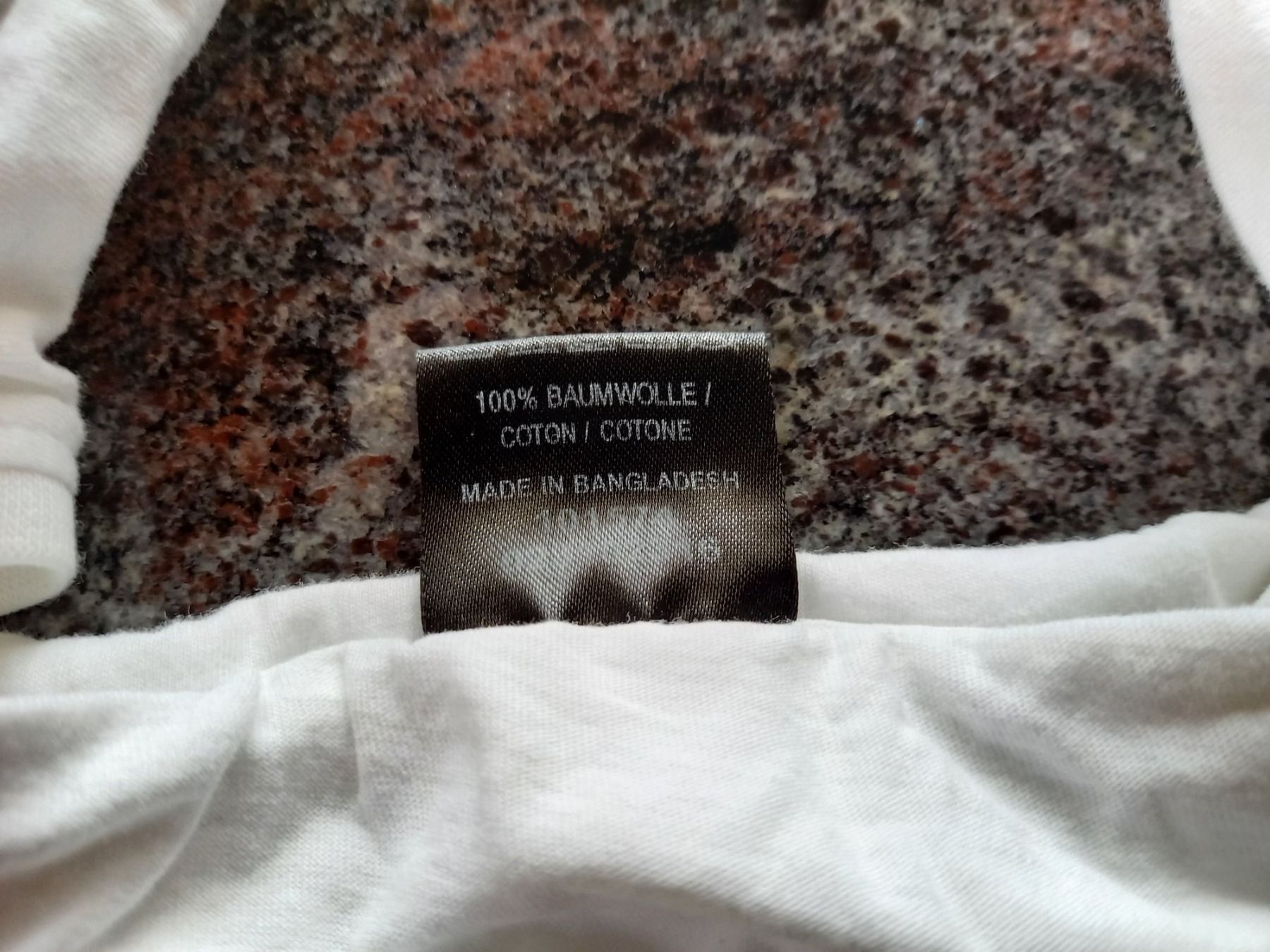 T-shirt: Accantoshirt   S – Usato da Bätterkinden venduto da Elefantenzoo 2