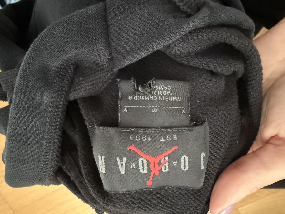 Jordan Pulls & Sweat-shirts: Jordan Pullover schwarz – D'occasion à Winterthur par yar_dpp8 4