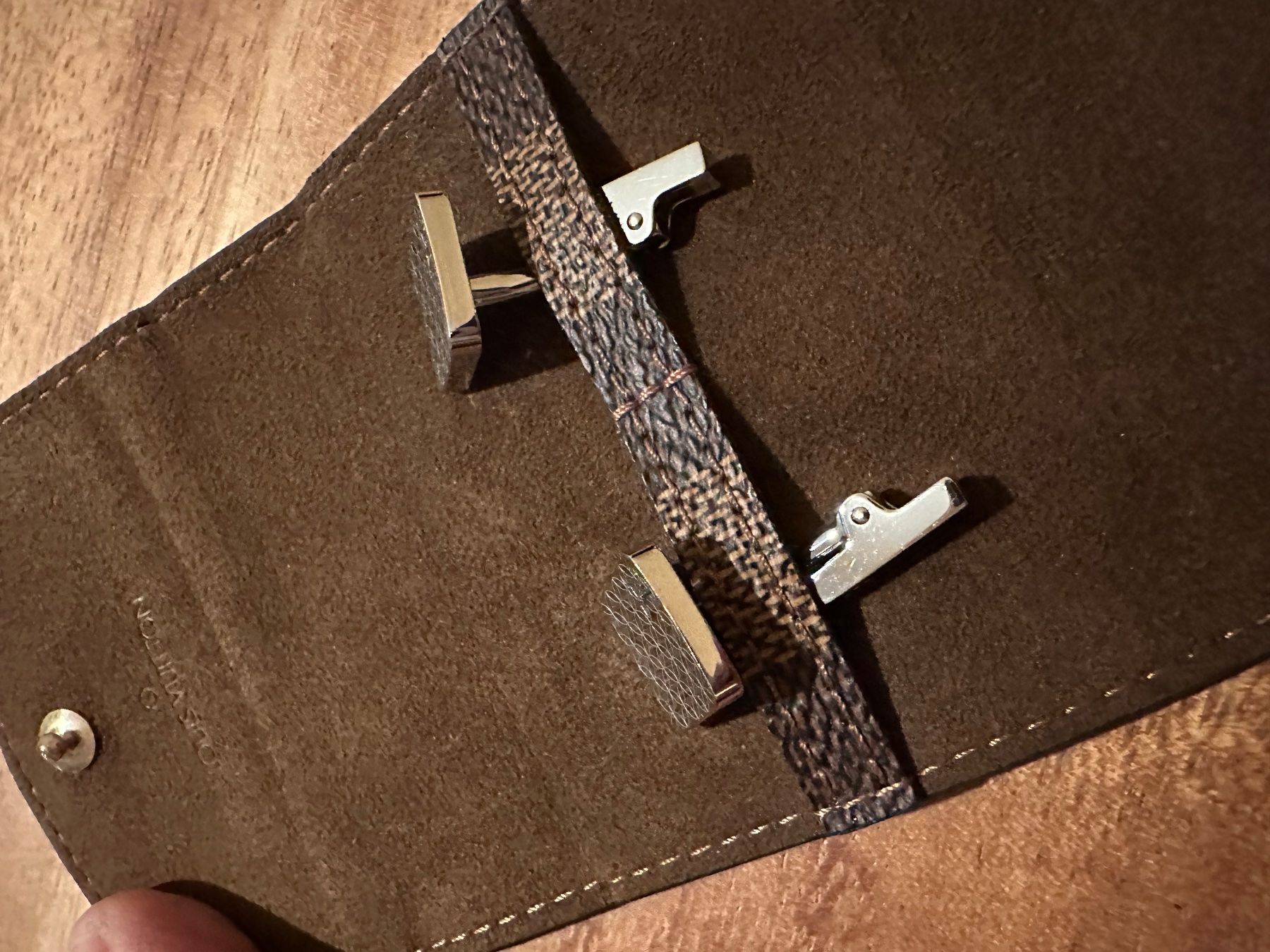 Louis Vuitton Manschettenknöpfe: Louis Vuitton Manschettenknöpfe M65043 – Gebraucht aus Stans von go__hh9x 2
