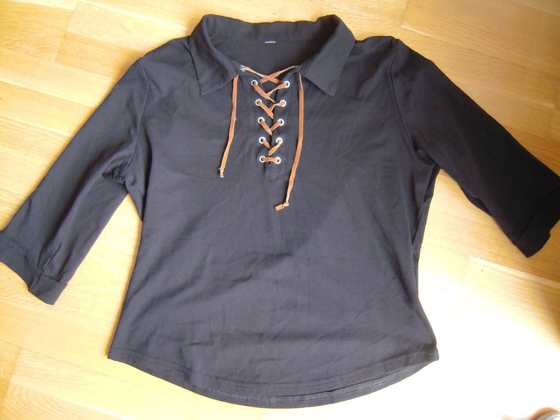 T-Shirts: Schwarzes Shirt Gr XS – Neu (gemäss Beschreibung) aus Uzwil von visions77
