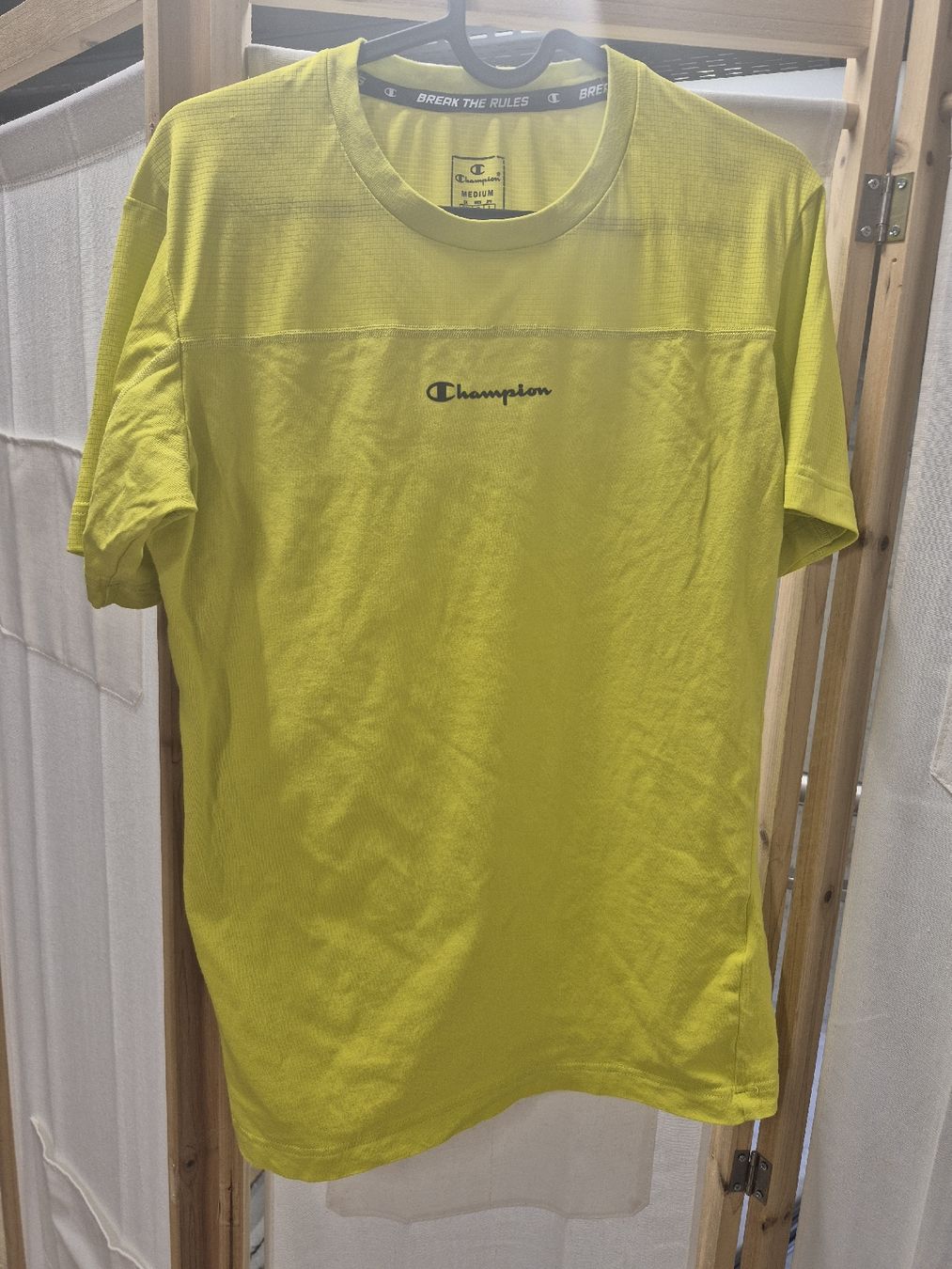 Champion T-Shirts: T-shirt Champion jaune taille M  – Gebraucht aus St-Pierre-Clages von _RV