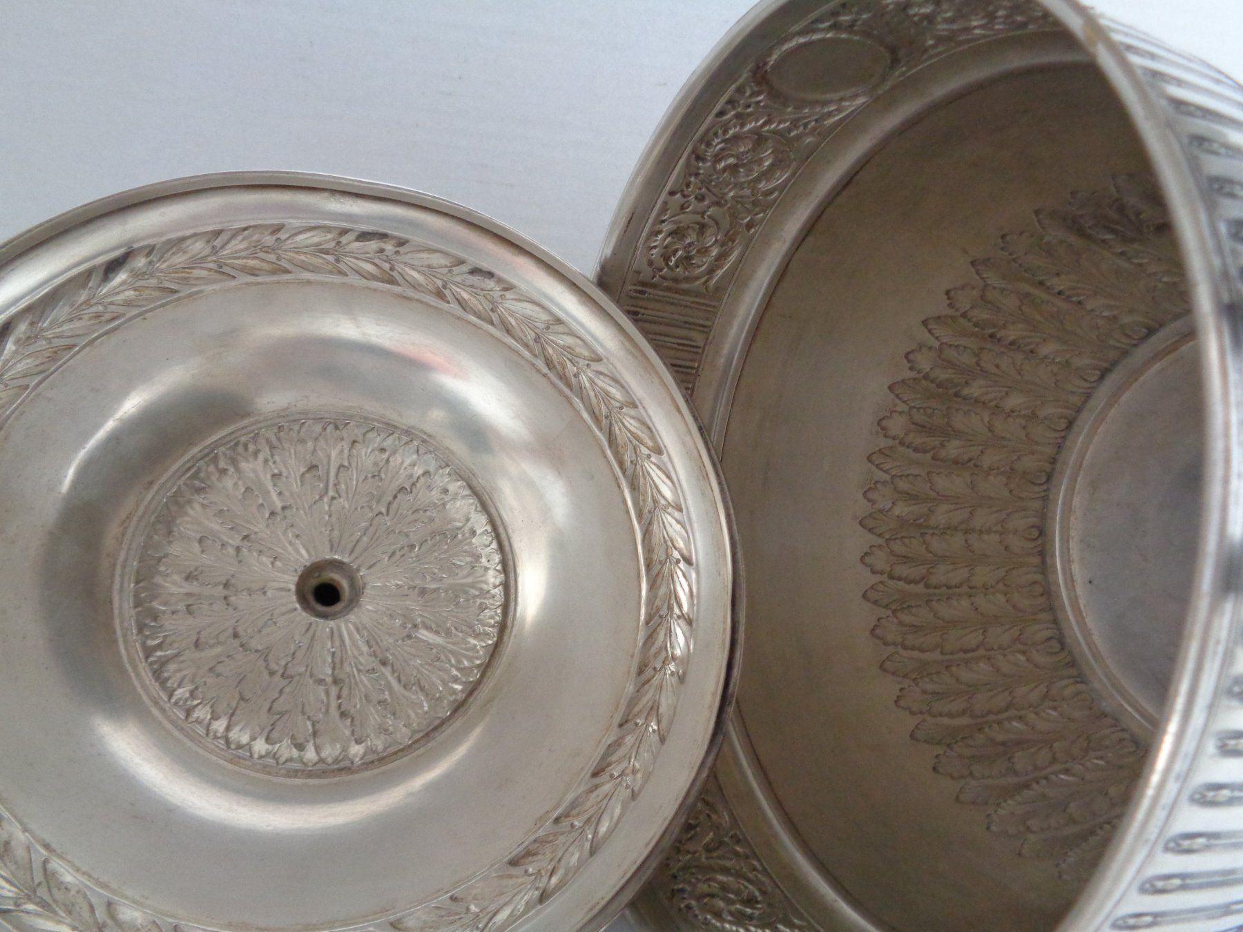 Pentole: Versilbert Gefäss mit Relief Jugendstil – Usato da Chur venduto da omonia 7