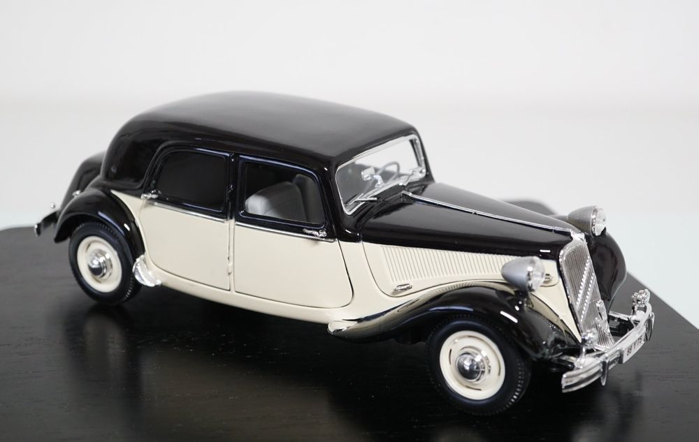 Miniature Citroën 15 CV 6 Cylindres 1952 - Maisto 1/18 - Occasion Très Bon état