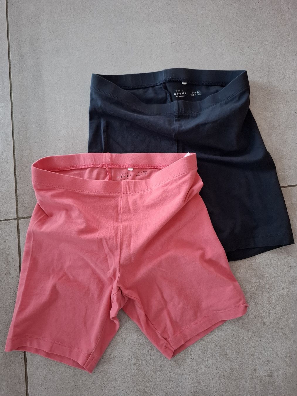 Name It Pantaloni: 2 shorts, Needs bye name it, 9-10 ans – Nuovo (secondo la descrizione) da Tramelan venduto da yok-yok