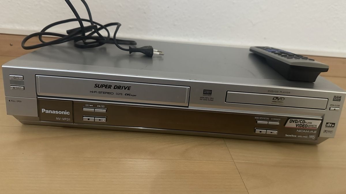 Panasonic Sistemi audio & multimediali: Lecteur DVD VHS Panasonic NV-VP31EC avec télécommande – Usato da lausanne venduto da Blera1987 4