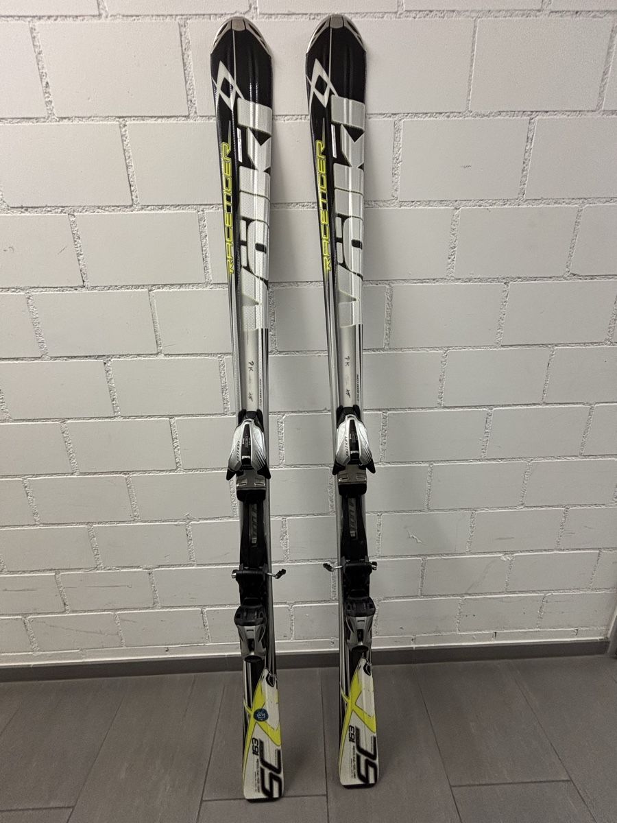 Völkl Skis: Skis Völkl 163 cm – Gebraucht aus OBERENGSTRINGEN von Lolo6316