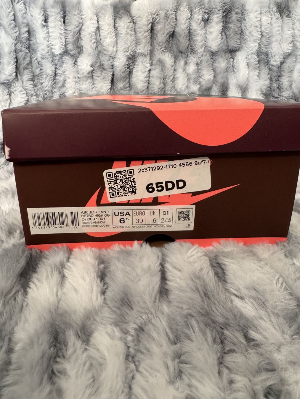 Jordan Scarpe da uomo: Jordan 1 Retro High OG Hand Crafted US 6.5 Men – Nuovo (secondo la descrizione) da Kilchberg ZH venduto da Centipaide 5