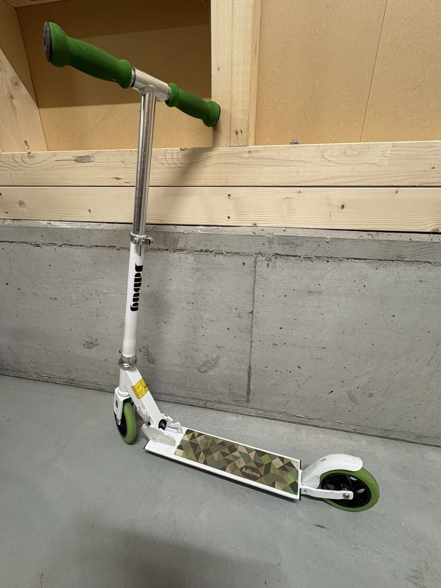 Kickboard: Koolbug Kinder Roller, Top Zustand, Weiss-Grün, Top! – Usato da Dietwil venduto da Stefu810