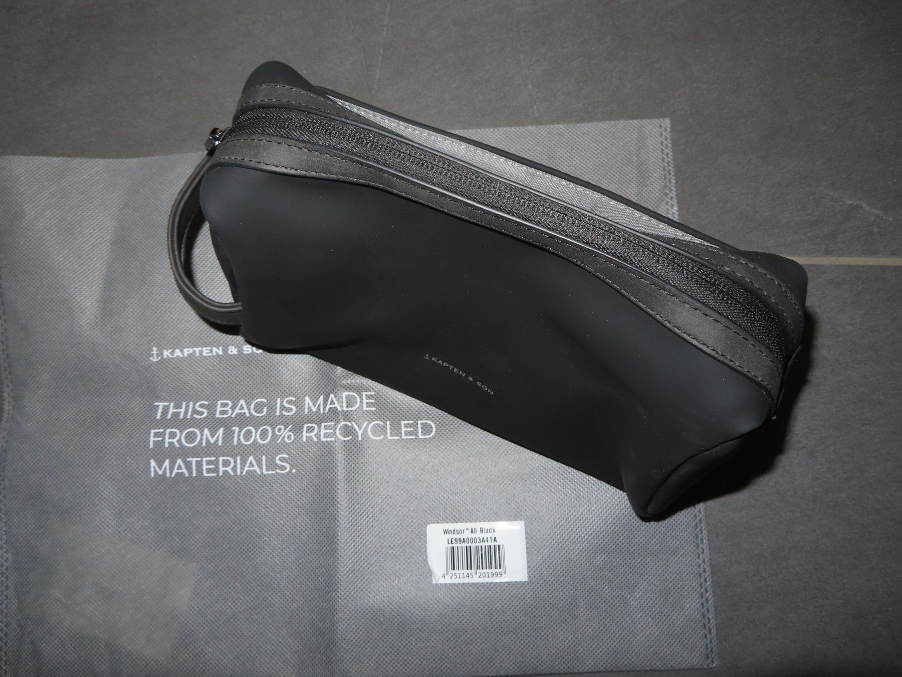 Kapten & Son Kosmetikkoffer: KAPTEN & SON Windsor All Black +++neuwertig+++ – Neu (gemäss Beschreibung) aus Wallenried von Asyano 1