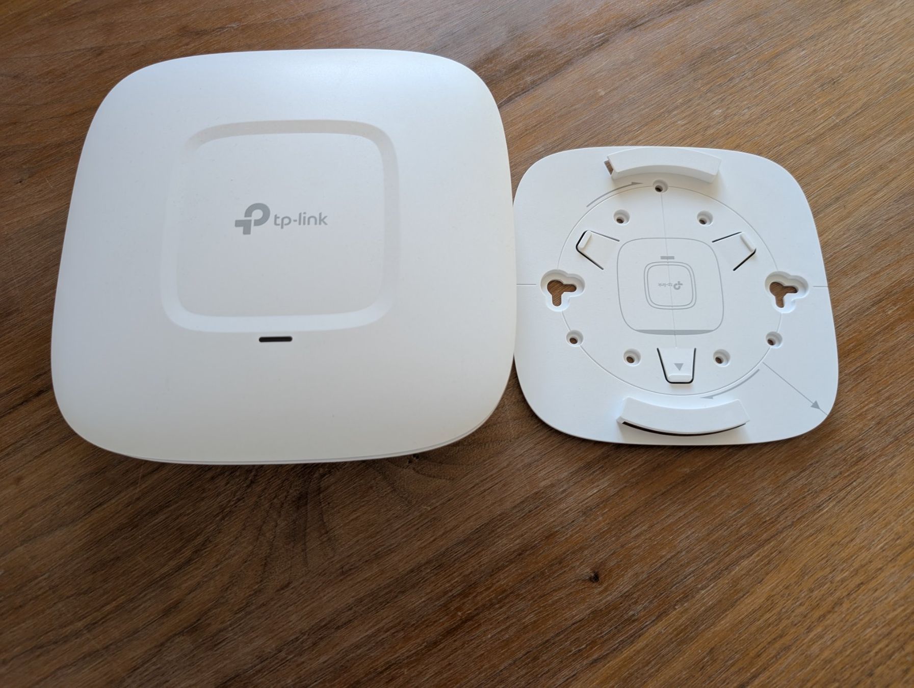 TP-Link Modem & Router: TP-Link EAP245 AC1750 Dual Band Gigabit Access Point – Usato da Wettswil venduto da happiness3