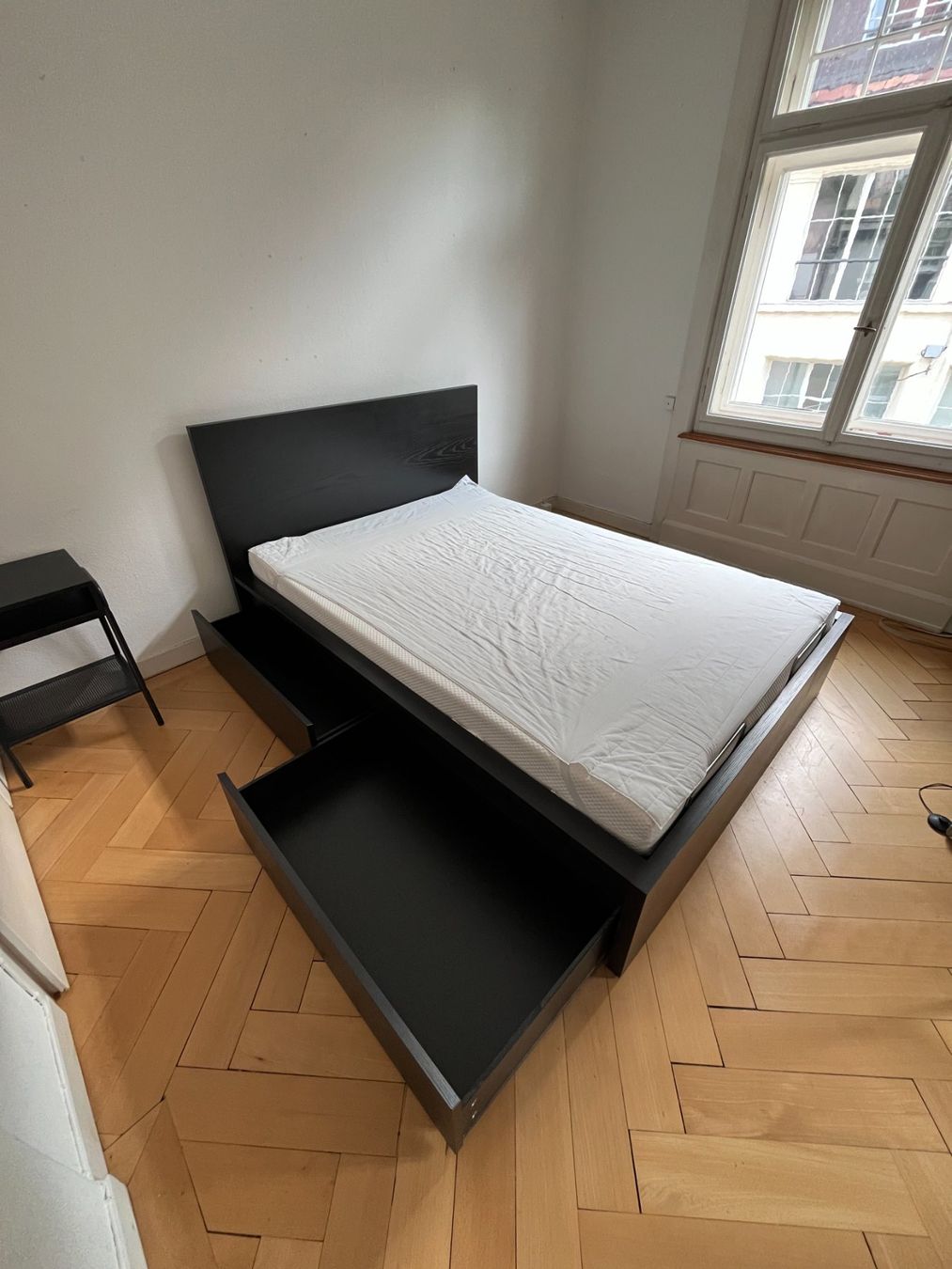 Ikea Betten: schwarzes IKEA-Bettgestell mit Schubladen – Gebraucht aus St. Gallen von emi_5dkv 1