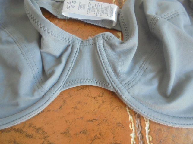 H&M Altra biancheria intima: BH grau Gr, 85C H&M NEU – Nuovo (secondo la descrizione) da Hinwil venduto da Glasperlen 1