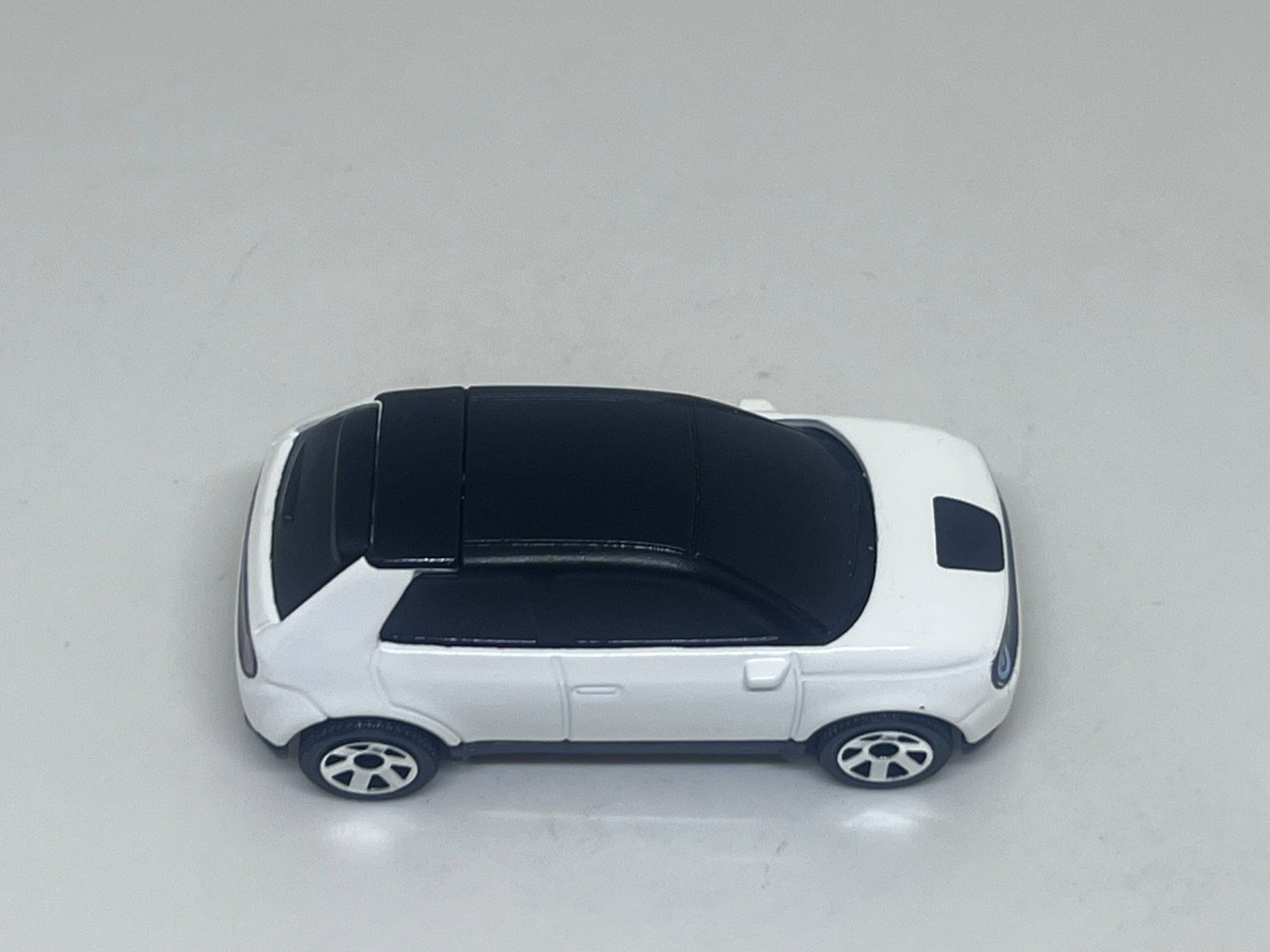 Matchbox Modellini d'auto: Matchbox 2020 Honda E #672 – Usato da Wildegg venduto da LaaBoutique 1